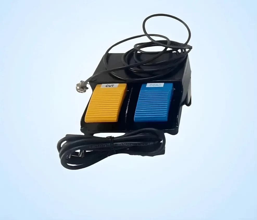 Dual foot switch pedal for electrosurgical unit with CUT and COAG controls for bipolar and monopolar surgical procedures